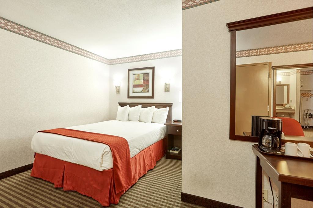 Hotel Ramada By Wyndham Abbotsford Habitación foto