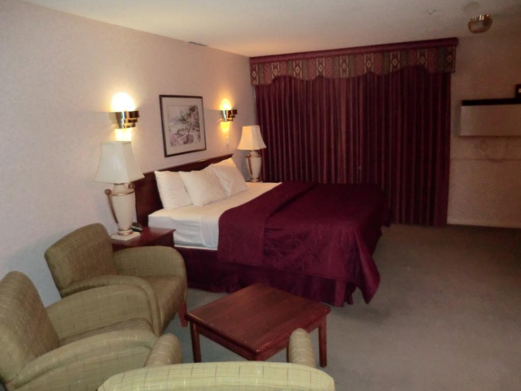 Hotel Ramada By Wyndham Abbotsford Habitación foto