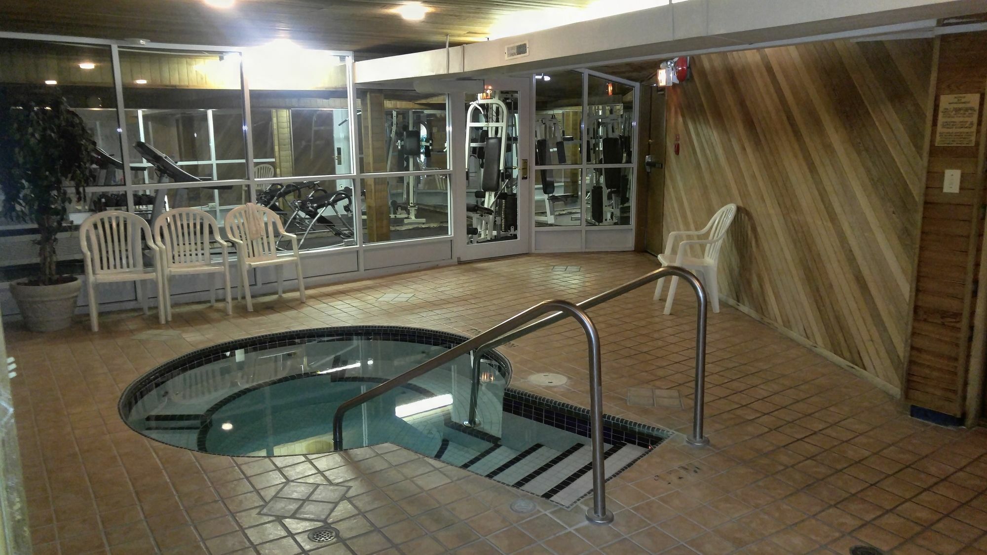 Hotel Ramada By Wyndham Abbotsford Exterior foto